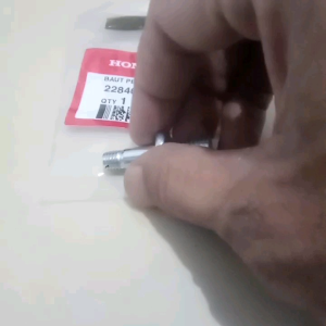 baut penyetel setelan kopling Bolt Clutch Adjust blade 110 revo 110 f1 revo 110nabsolute karbu supra x 125 f1 new supra series karisma kirana legenda honda CT 125 original honda 22846KPH901