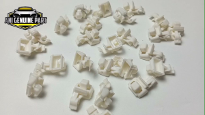 Klip Kancing Penyangga Tiang Kap Mesin Innova