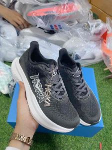 รองเท้าผ้าใบวิ่งผู้หญิงและผู้ชาย สินค้าถ่ายรูปจากสินค้าจริงค่ะมีของพร้อมส่ง