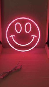 ป้ายไฟ ป้ายไฟร้าน ป้ายไฟวิ่ง ป้ายไฟนีออน ไฟตกแต่งผนัง ป้ายไฟรูปยิ้ม หน้ายิ้ม สีชมพู
