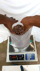 6KG / Wood pellet / pelet kayu / pelet serbuk kayu / alas kandang kucing Burung hamster