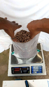 8KG / WOOD PELLET / pelet kayu / pelet serbuk kayu / alas kandang Kucing Burung Hamster