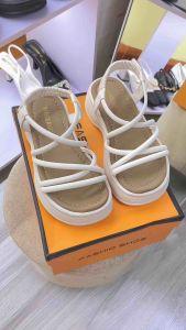 Dép Xăng Đan Quai Hậu Đế Nâu Chun Co Dãn Nâng Đế 5cm Fullbox Hàng QCCC Chuẩn Sịn