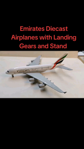 8 inches Emirates A380 B777 Diecast Airplane Models with Landing Gears and Stand for Display Aircraft Collectibles