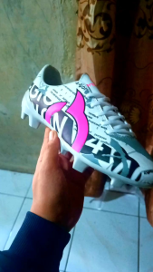 Sepatu Bola Ortuseight Legion V4 Terbaru 2025/Sepatu Bola Ortuseight Legion V4 Putih Termurah