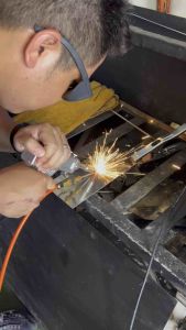 Mn Welding เครื่องเชื่อมเลเซอร์ 1500W 220V แหล่งกําเนิดเลเซอร์ ยี่ห้อ MAX แท้ อายุการใช้ 100000  ชั่วโมง เครื่องเชื่อม 4in1 เชื่อม ตัด ล้างสนิม ทำสะอาดแนวเชื่อม