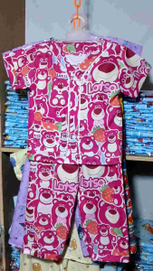 Noko Acuk Baju Tidur Anak Perempuan Usia 1-12 Tahun Motif Suan Happy Lotso