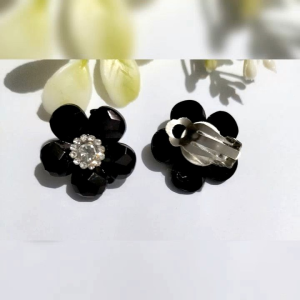 Hijabnur1 - Sepasang Anting Klip Bunga dengan Swaroski /Anting Jepit Hijab Handmade