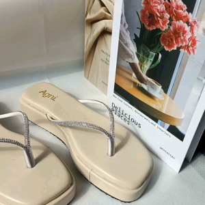 Agni-Sandal Sepatu Wanita Flatrom 5cm Jepit Jelly Permata