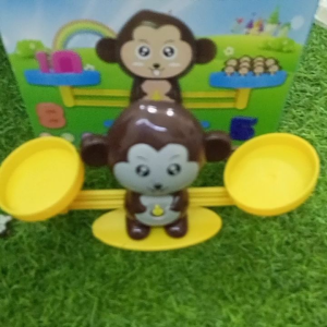 R. Toys monkey scales mainan anak blok melatih kecerdasan berhitung dan keseimbangan