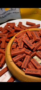 ธูปแดง สิทธิพล ธูปตัวเลข ธูปใบ้หวย บรรจุ 100 แท่ง 500 แท่ง ตัวเลขคมชัด จุดติดง่าย แม่นแน่นอน