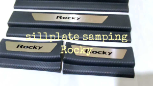 Sillplate samping mobil daihatsu Rocky sill plate samping carbon pijakan kaki mobil