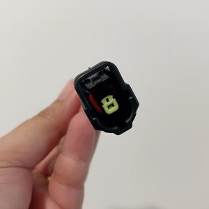 ปลั๊กเซ็นเซอร์น้ำมันเครื่อง Mazda 3 2.0 (2007)