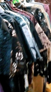 kemeja resmi. motif batik bahaan. mirco. tebal. tidak luntur.