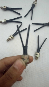 Pion Baut Terbuat dari Bahan Besi Dilapisi Karet