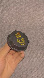 Nắp bình nước phụ Ford Transit Nắp bình nước làm mát Focus Fiesta Mondeo Ranger Mazda Bt50 mã DG93-8100-AA giá rẻ