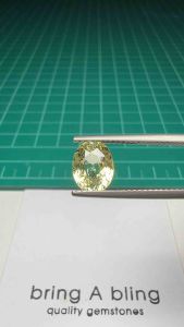 chrysoberyl 2.13 ct (8.3x6.9x4.5) mm สีเหลืองทอง จากศรีลังกา สะอาด เหลี่ยมสวยไฟดี