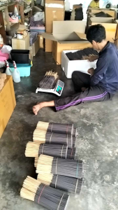 ธูปไล่ยุง (สีดำ) ถุงละ10มัด 10กิโลกรัม ราคาส่งโรงงานถูกเลยจ้า ใช้กันยาวๆ นำไปแพ็คขายต่อกำไรงามๆ