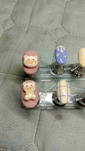 เล็บปลอมสีพลาสเทว มีกาวตะใบแถม