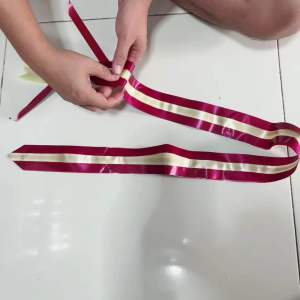 โบว์ริบบิ้นตกแต่งงานแต่งงาน/วันเกิด สีแดง/ทอง คุณภาพสูง แบบติดกรงเล็บ/ติดรถ