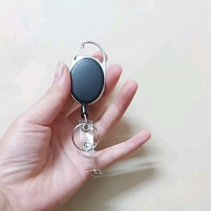 Kẹp thẻ tên kẹp treo móc khóa móc khóa thẻ treo áo balo túi ví kéo ra thu vào quẹt thẻ từ tiện lợi