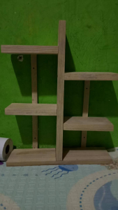 Rak Dinding Minimalis 4 Susun: Solusi Penyimpanan Unik