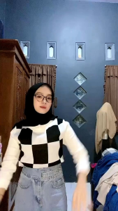 OUTFIT RAJUT Sweater Crop Wanita Lengan Panjang Motip Kotak-kotak Gaya Korean Minimalis