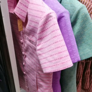 เสื้อผ้าไทยสูทรซาฬารีหญิง ผ้าทอลายกาบบัว อัดกาว สีไม่ตก อนาคต