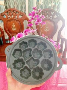 Khuôn làm bánh bông lan HUỲNH ANH 12 bánh loại dày nặng LOẠI 1 CAO CẤP KÈM NẮP - gia dụng Nari