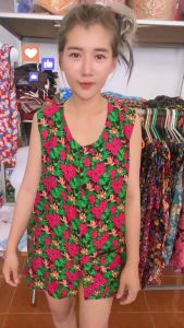 เสื้อคอกระเช้ากระดุมผ่าหน้า ผ้าแมมเบิร์ต มีกระดุม4เม็ดใช้งานได้จริง อกใส่ถึง44 ความยาว27 มีชิปมีกระเป๋า