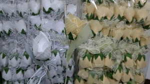 50 Pcs Per Pkt Bunga Telur Perkhawinan /Premium Bunga Telur Is an Unique Doorgirft in the Event of Wedding Parties.