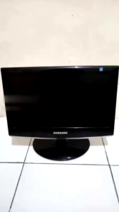 Adapter HDMI ke VGA: Membuat Monitor Anda Menjadi TV