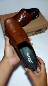 sepatu bustong slip on croco kulit tutong