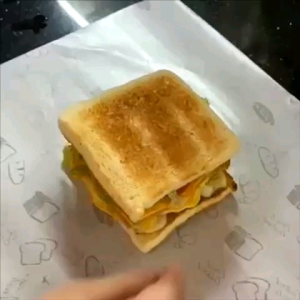 [ 100 PCS ] Kertas Baking / Nasi laminasi BERMOTIF uk 25 x 27.5 cm ~ FOOD GRADE.