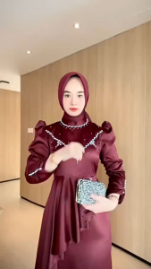 Kharisma Rashiqa Dress Gamis Baju Gaun Satin Silk Tile Mermress Polos Burgundy Duyung Bridesmaid Kondangan Wisuda Lamaran Lebaran Pesta Viral