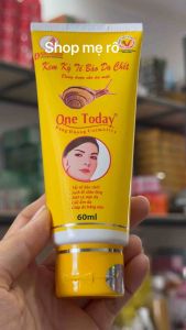 kem kỳ tẩy tế bào chết ốc sên one today chai 60ml