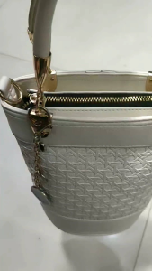 tas jinjing wanita model ember imut