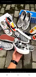 SEPATU VANS SLIP ON: DESAIN MODERN UNTUK SEPAKATU CASUAL