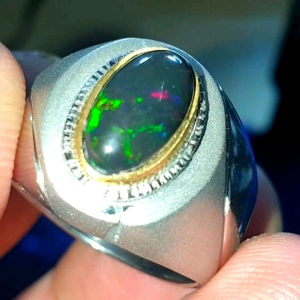 Cincin Black Opal Asli Banten: Aksesoris Perhiasan Opal yang Elegan