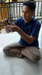 Kacamata pria hitam lensa kaca asli