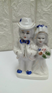 5 inches Porcelain Bride and Groom figurine
