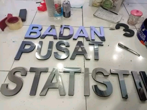 HURUF&ANGKA TIMBUL STAINLES SPONS.uk 25cm