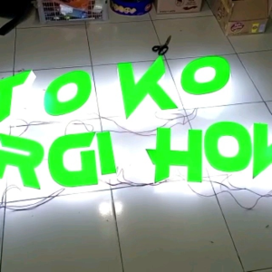 HURUF&ANGKA TIMBUL ACRILIK FULL NYALA.UK 20CM/HURUF