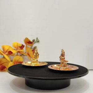 Goddess Anapoorani silai /Annapurani idol / annaporni / annaporani / Devi with Golden Plate 8cm (Goddess of Food) with Fine Carving Made in Metal