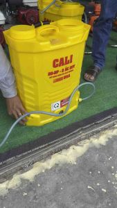 Bình xịt điện Cali 20 DP Vàng (20 lít bơm đôi Acquy lớn 12V-12AH)