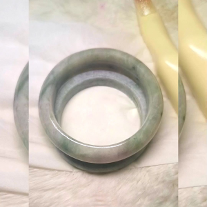 Natural Burmese jadeমায়ানমারের জেড  缅甸翡翠 (Myanmar jade) bangle Batu jade asli 60mm