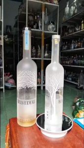 Vỏ Chai 3 Lít Beverder Nga Thủy Tinh Cao Cấp Trang Trí Nhà Cửa. Chai Rỗng Không Có Chất Lỏng Bên Trong.
