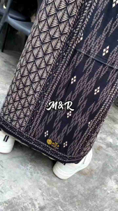 SARUNG AZ ZAHIR MOTIF ENIGMA SARUNG M & R SARUNG SANTRI KEKINIAN