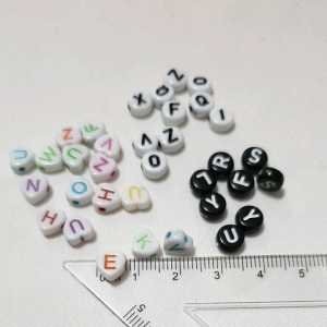 ลูกปัดตัวอักษร ภาษาอังกฤษ (35 กรัม)  ลูกปัด ตัวอักษร A B C D - Z ลูกปัดมีรู