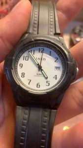 Đồng hồ nam hiệu JAXIS QUARTZ máy EPSON size 42mm1 Lịch  bản plastic kết hợp thép mặt trắng vỏ đen  chống nước tốt lên đến 10BAR  dây đeo plastic còn mới